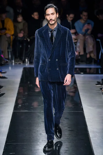 Look 22